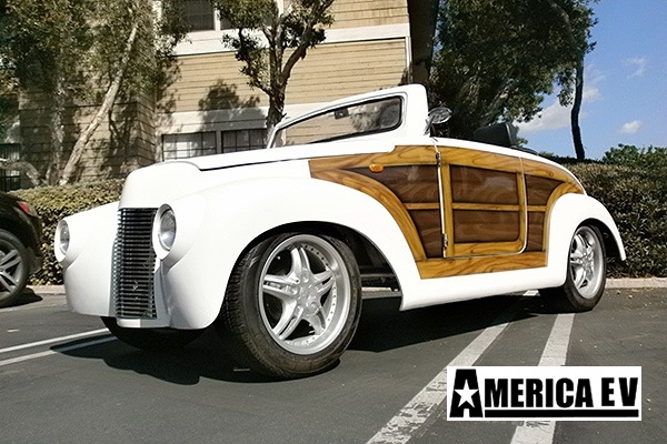 White Woody 39 Roadster 4 Passenger Golf Cart